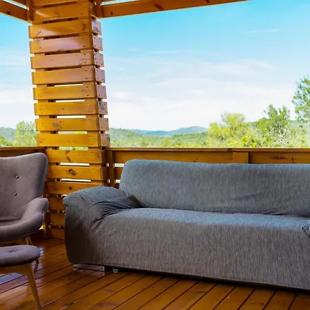 In W/ Outdoor Swimming Pool, Wifi And 2 Bedrooms *